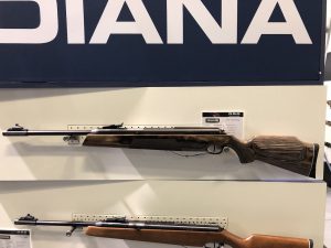 Diana 54 AirKing Luftgewehr mit Schichtholzschaft auf der IWA 2019