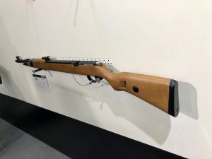 Diana K98 PCP Pressluft Luftgewehr auf der IWA 2019 Ansicht von links hinten