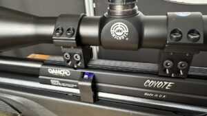 Gamo Coyote Black 2025 Magazin mit Standanzeige