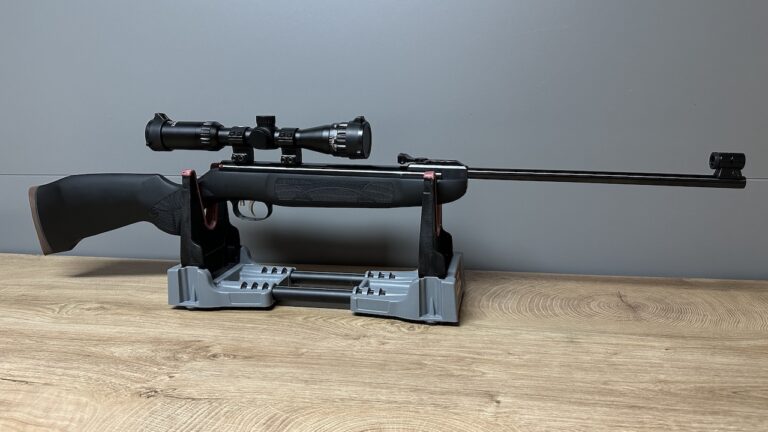 Weihrauch HW 30 S matt schwarz Ansicht rechts vorne